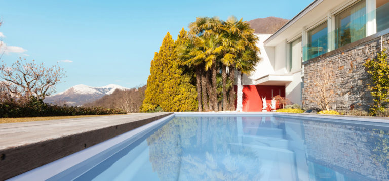 182524967 Aurora jobbos ok scaled e1659525059845